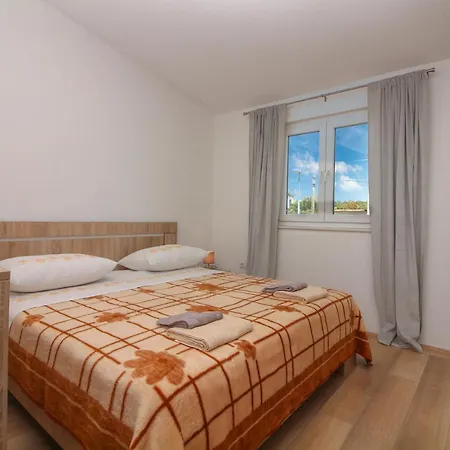 Conte Cikara Apartmán Saricevi