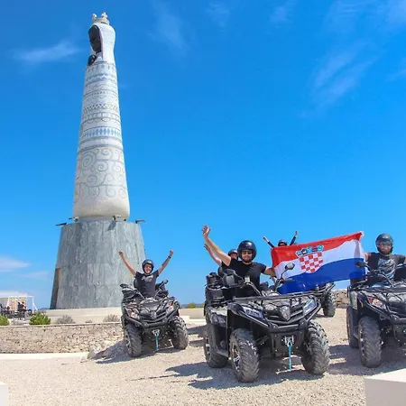 Conte Cikara Apartmán *